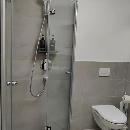 Seibel Doppel-zweibettzimmer Mit Balkon * Reutlingen